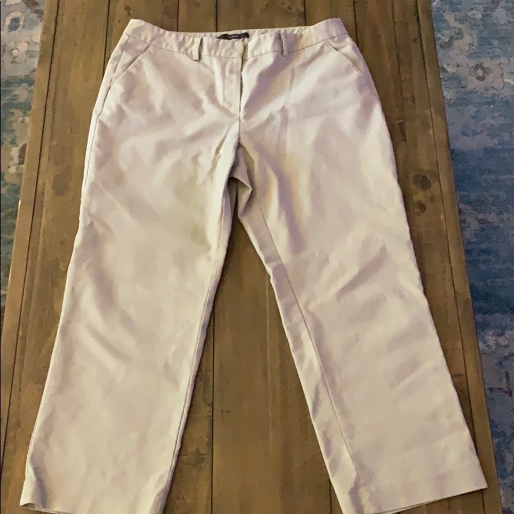 Tahari Capris